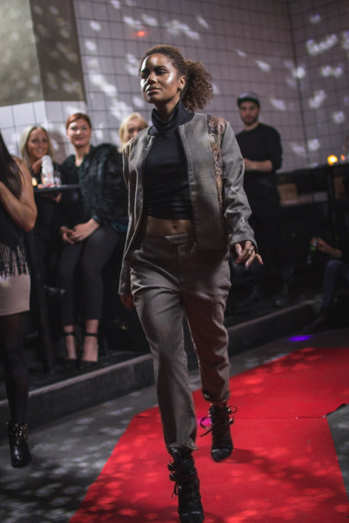 Tailored Cropped Jacket